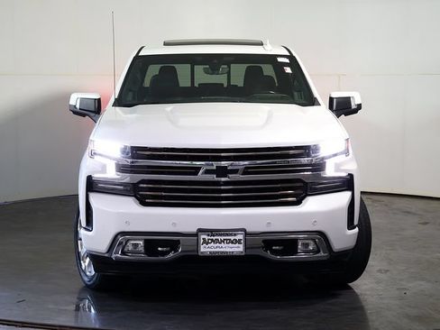 Used 2020 Chevrolet Silverado 1500 High Country w/ Technology Package AWD/4WD image 10