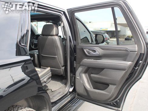 Used 2023 GMC Yukon AT4 w/ LPO, Floor Liner Package image 23