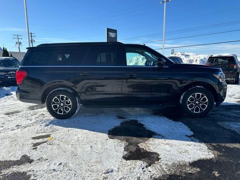 Used 2024 Ford Expedition Max XLT image 10