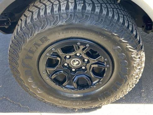 Used 2023 Ford Bronco Wildtrak image 29