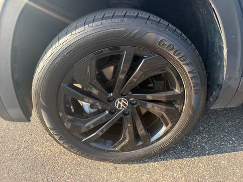 Certified 2023 Volkswagen Atlas SE w/ Panoramic Sunroof Package AWD/4WD image 27