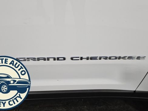 Used 2022 Jeep Grand Cherokee Limited 4xe image 36