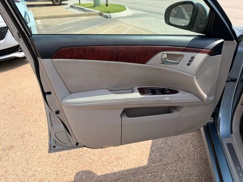 Used 2012 Toyota Avalon Limited FWD image 9