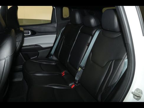 Used 2025 Jeep Compass Limited AWD/4WD image 28