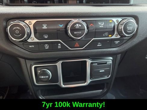 Used 2024 Jeep Wrangler Unlimited Sport AWD/4WD image 26