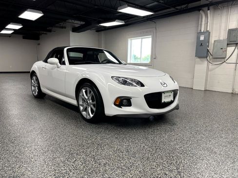 Used 2013 MAZDA MX-5 Miata Grand Touring image 2