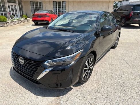 Used 2025 Nissan Sentra SV w/ SV Premium Package FWD image 2