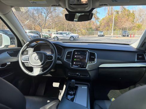Certified 2023 Volvo XC90 B5 Core image 21
