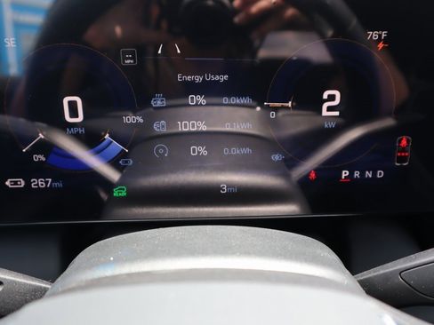 New 2025 Chevrolet Equinox EV LT w/ Convenience Package II image 4