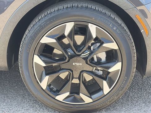 Certified 2025 Kia Sorento EX w/ Panoramic Sunroof Package FWD image 9