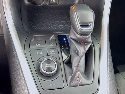 Used 2024 Toyota RAV4 SE w/ Weather & Moonroof Package image 22