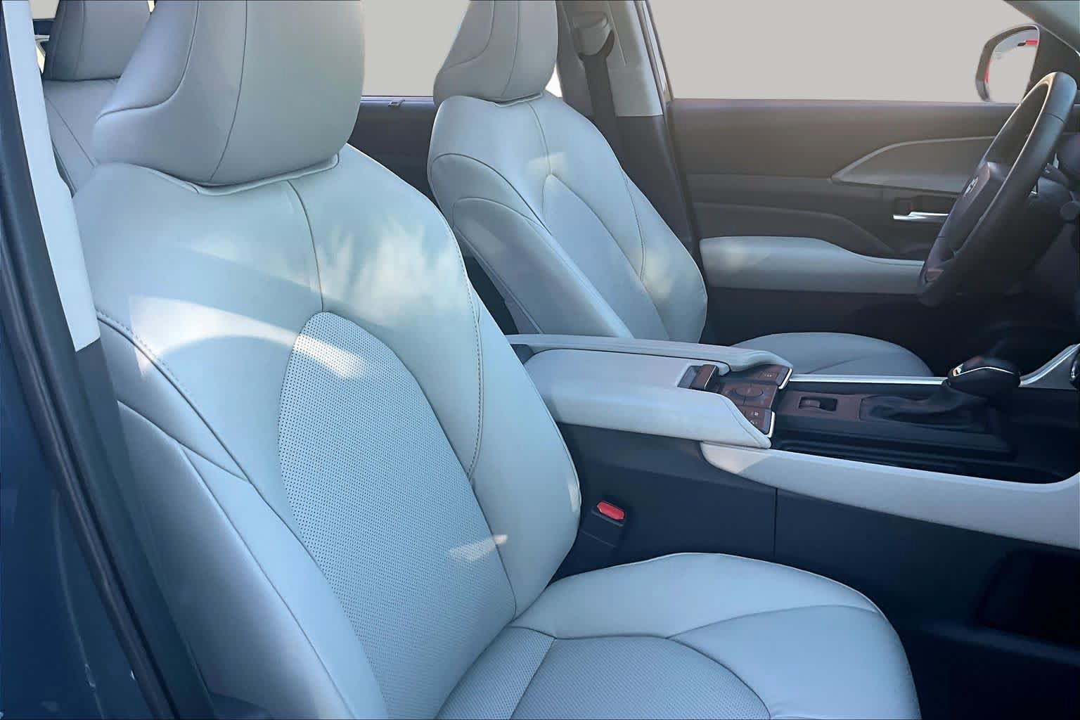 Used 2025 Toyota Grand Highlander AWD Hybrid image 9