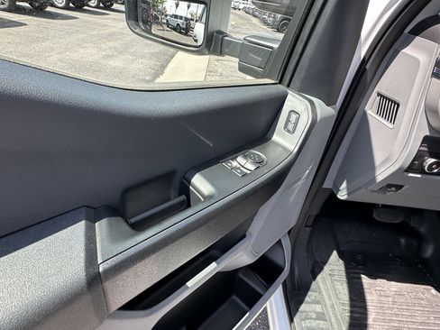 New 2026 Ford F250 XL w/ XL Chrome Package image 19