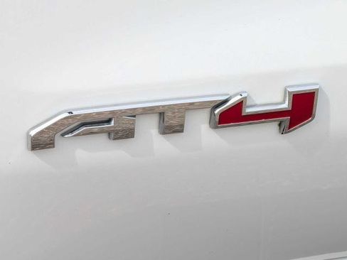 Used 2024 GMC Sierra 1500 AT4 w/ Technology Package AWD/4WD image 13