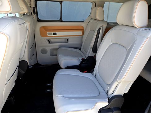 New 2025 Volkswagen ID. Buzz 1st Edition image 19