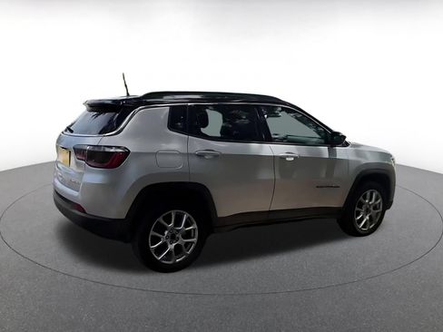 Used 2025 Jeep Compass Limited AWD/4WD image 15