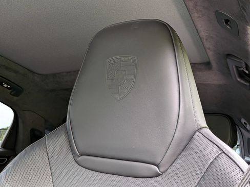 Certified 2023 Porsche Cayenne GTS AWD/4WD image 6