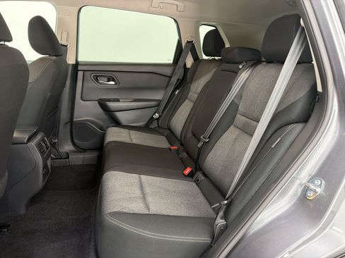Used 2025 Nissan Rogue SV FWD image 19