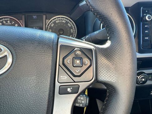 Used 2016 Toyota Tacoma SR5 image 19