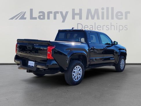 Certified 2025 Toyota Tacoma SR5 image 5