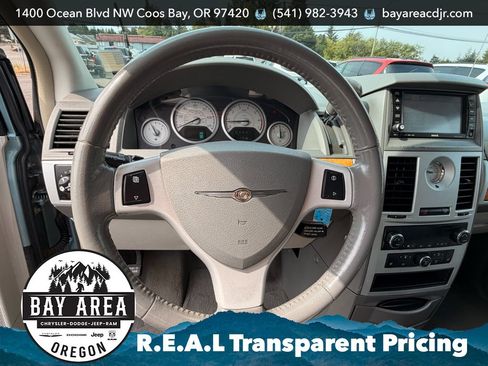 Used 2008 Chrysler Town & Country Limited w/ Flexible Seating Group FWD image 22