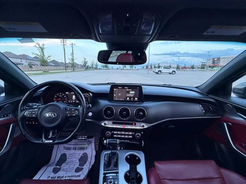 Used 2020 Kia Stinger GT1 RWD image 10