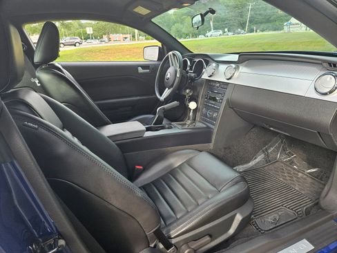 Used 2006 Ford Mustang GT Premium RWD image 18
