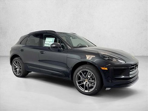 Used 2026 Porsche Macan AWD/4WD image 7
