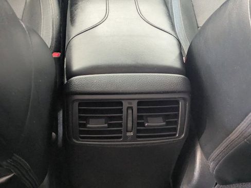 Used 2017 Nissan Rogue SL image 18