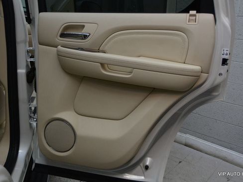 Used 2007 Cadillac Escalade AWD w/ Information Package image 14