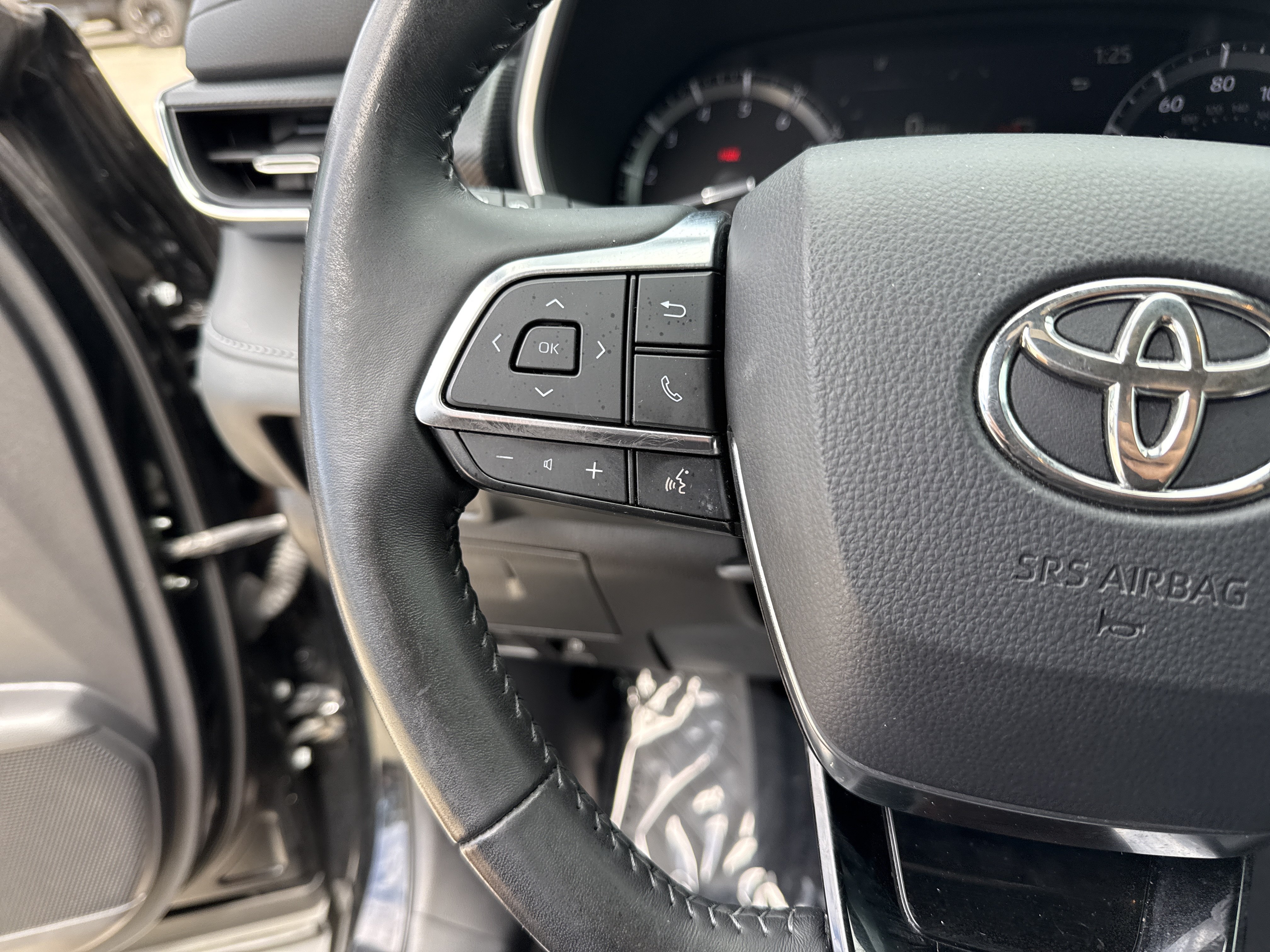 Used 2021 Toyota Highlander XSE AWD/4WD image 18