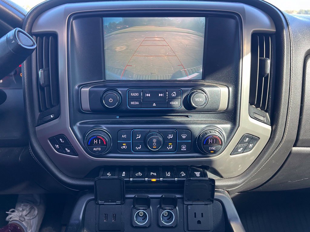 Used 2019 GMC Sierra 2500 Denali w/ Duramax Plus Package AWD/4WD image 18