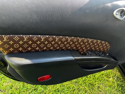 Used 2006 Nissan 350Z Touring w/ (N93) Cargo Convenience Pkg image 13