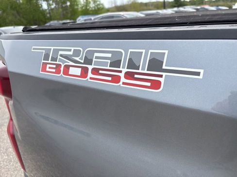 Used 2020 Chevrolet Silverado 1500 LT Trail Boss AWD/4WD image 18