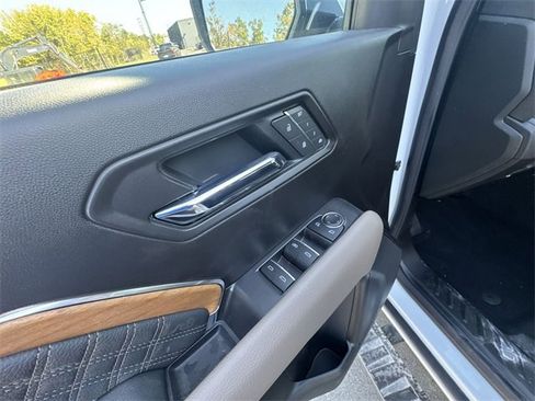 New 2026 GMC Canyon Denali image 13