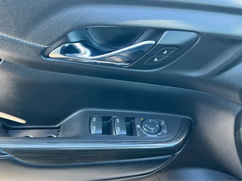 Used 2019 GMC Acadia SLT image 29