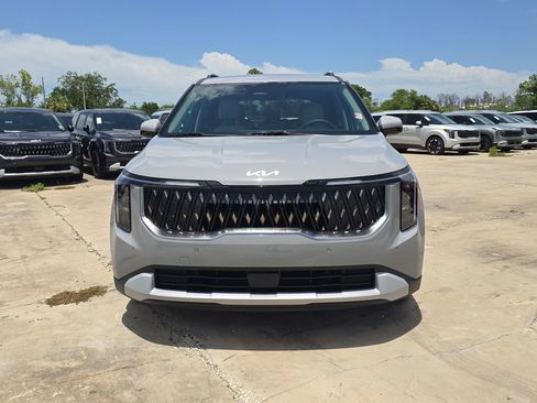 New 2026 Kia Carnival EX FWD image 3