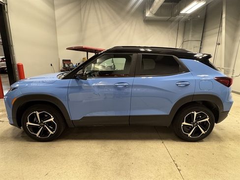 Used 2023 Chevrolet TrailBlazer RS w/ Sun and Liftgate Package AWD/4WD image 4