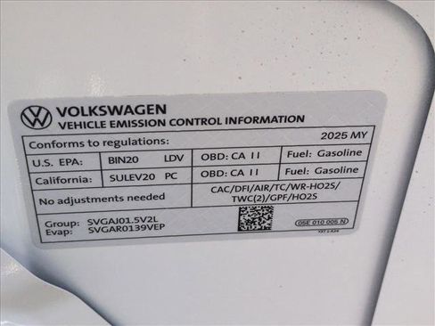 Used 2025 Volkswagen Taos SE w/ Panoramic Sunroof Package image 25