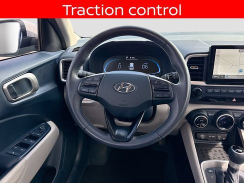 Used 2023 Hyundai Venue Limited FWD image 22