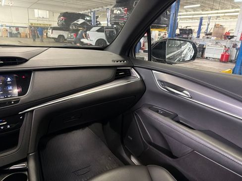 Used 2023 Cadillac XT5 Luxury AWD/4WD image 13