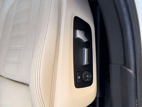 Used 2020 BMW 330i xDrive Sedan w/ Convenience Package image 17