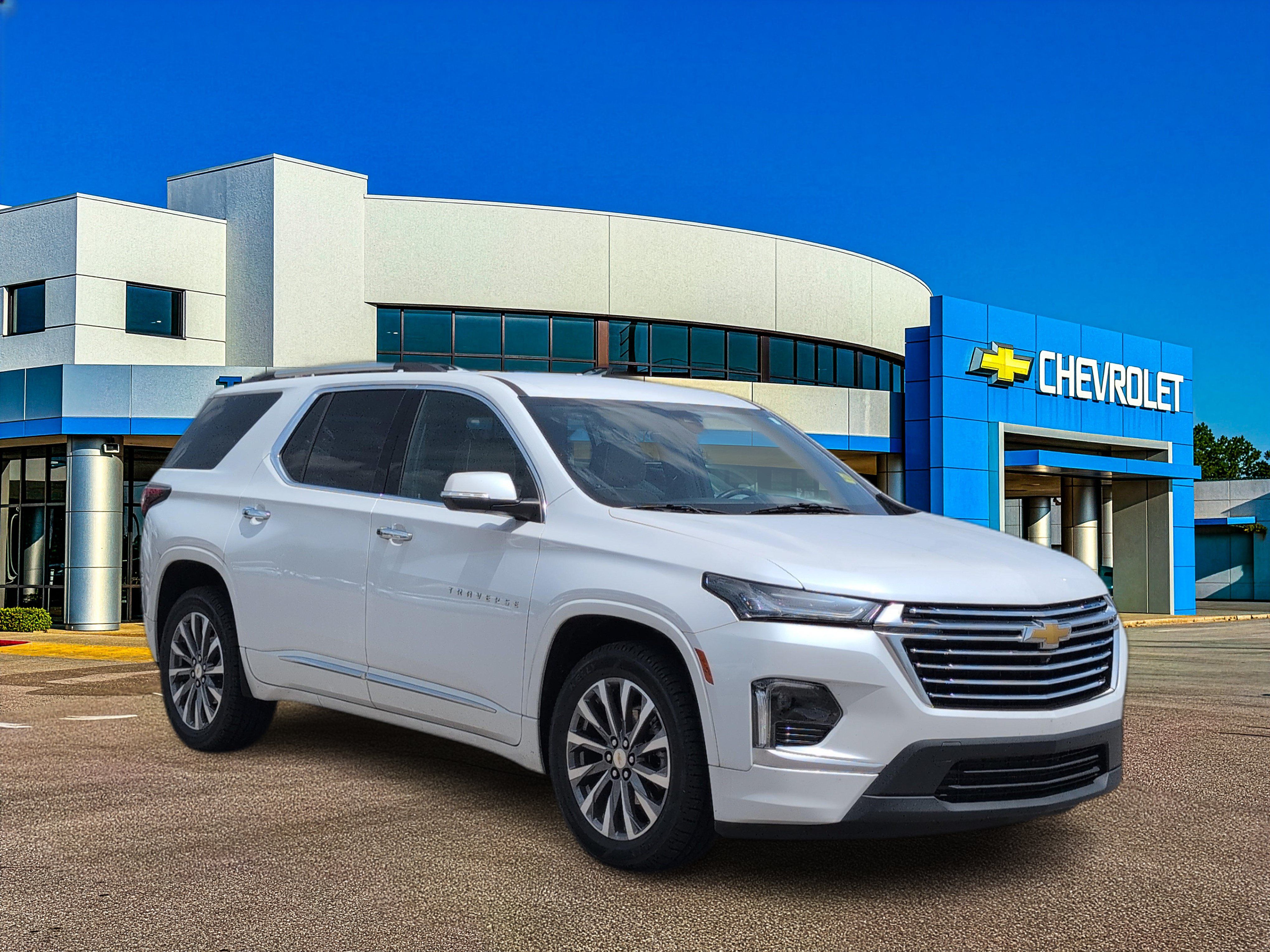 Used 2023 Chevrolet Traverse Premier FWD image 9