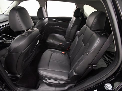 Certified 2025 Kia Sorento SX image 15