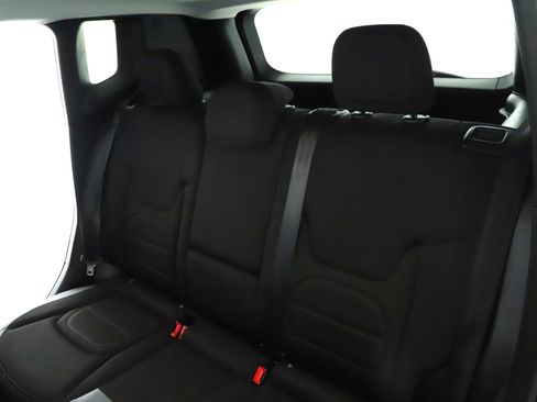 Used 2017 Jeep Renegade Altitude image 5