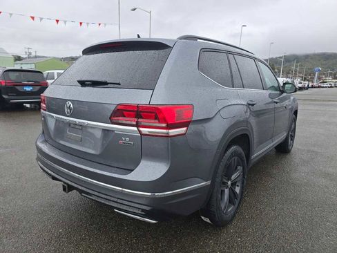 Used 2020 Volkswagen Atlas SE w/ Towing Package image 5