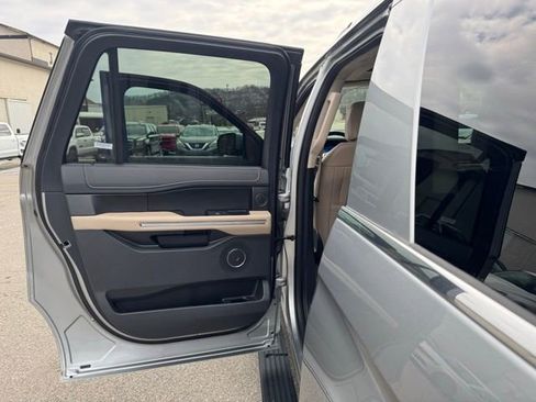 Used 2024 Ford Expedition Max Limited image 14