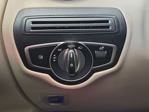 Certified 2022 Mercedes-Benz GLC 300 image 29