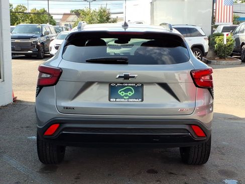 Used 2024 Chevrolet Trax RS FWD image 5