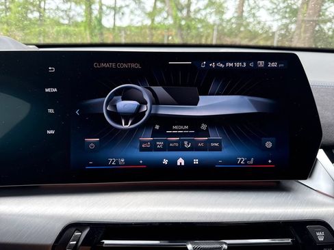 New 2026 BMW X2 xDrive28i w/ Technology Package AWD/4WD image 18